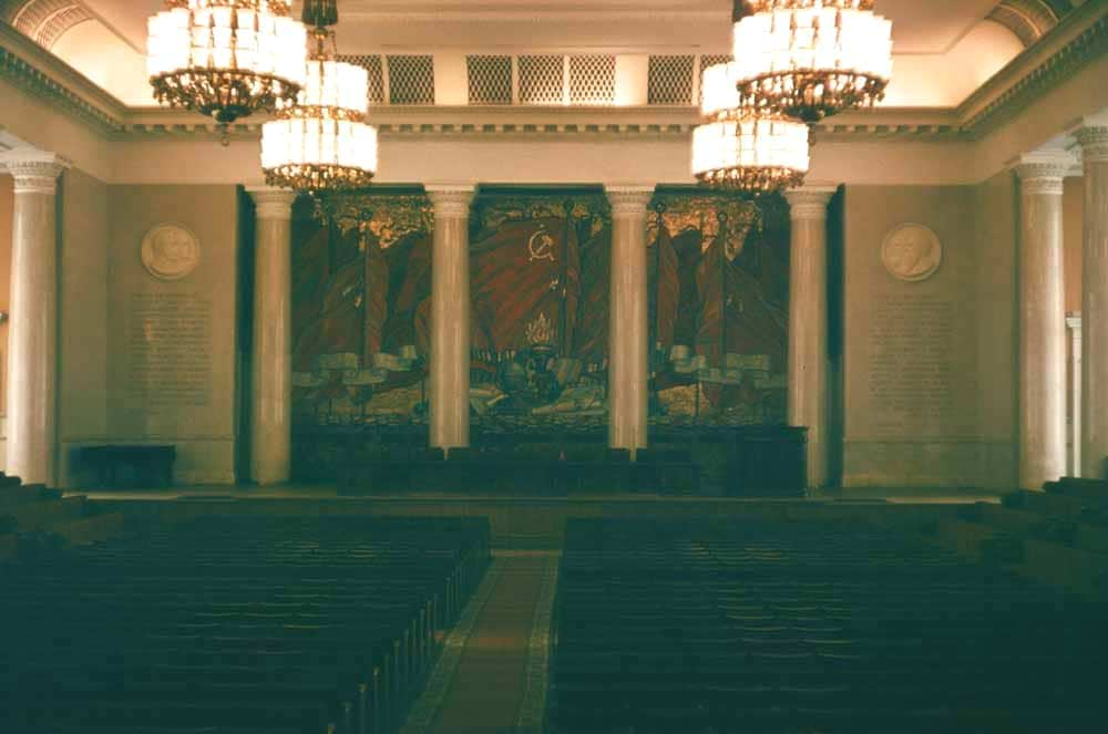 Сцена невідомого палацу