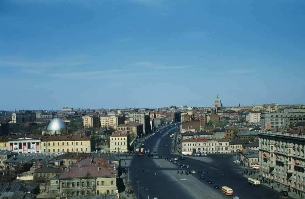 Вигляд на північ з американського посольства, Садово-Кудрінська вулиця